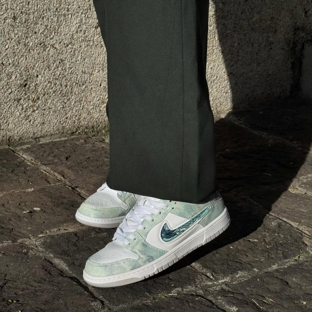 Nike Sb dunk low Year of the Dragon